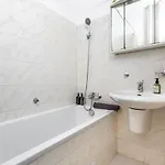 公寓 Free Parking - Adm Warm Spacious In Center, Coffee, Ac, Wifi *