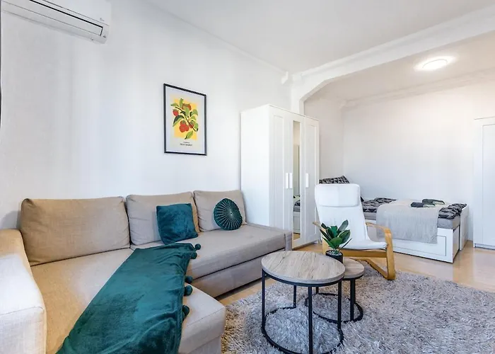 Free Parking - Adm Warm Spacious In Center, Coffee, Ac, Wifi * ברטיסלאבה